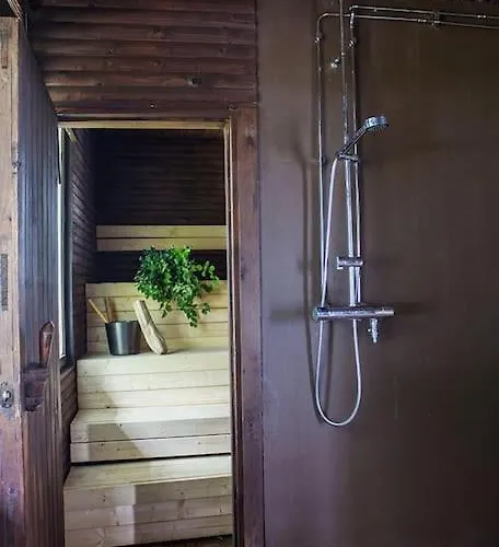 Dyyni - South Facing - Seafront - Jacuzzi * 赫尔辛基