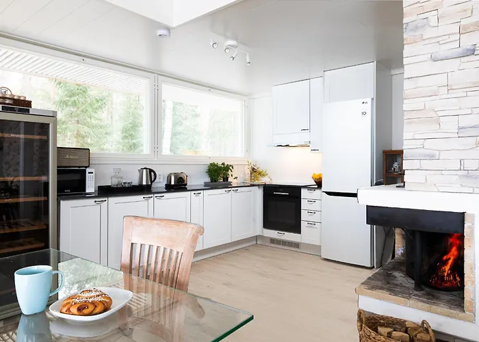 Dyyni - South Facing - Seafront - Jacuzzi 赫尔辛基