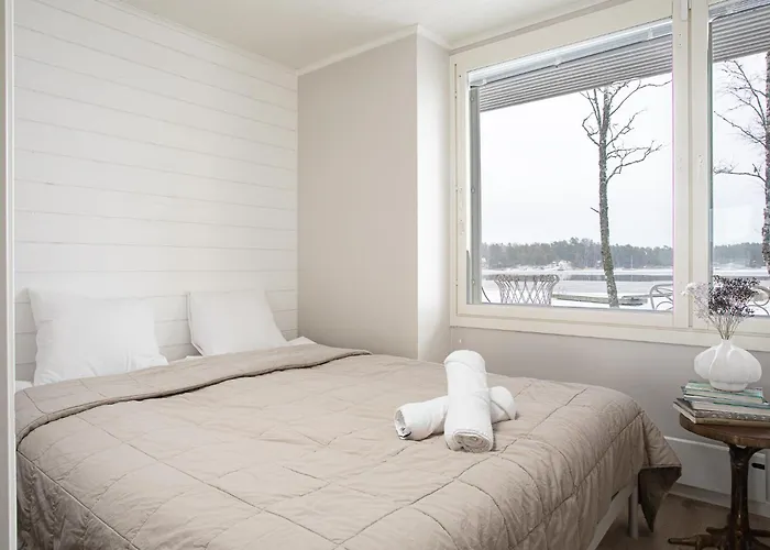 Dyyni - South Facing - Seafront - Jacuzzi * 赫尔辛基